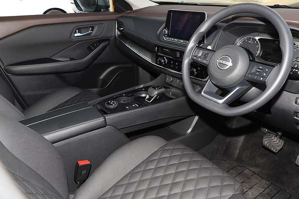 2024 Nissan X-TRAIL ST T33