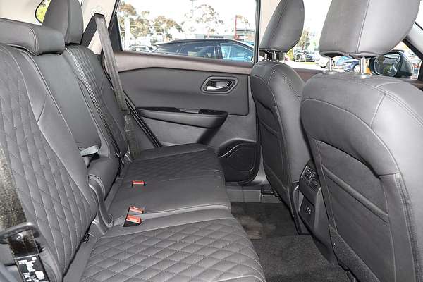 2024 Nissan X-TRAIL ST T33