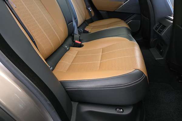 2017 Land Rover Range Rover Velar D240 R-Dynamic SE L560