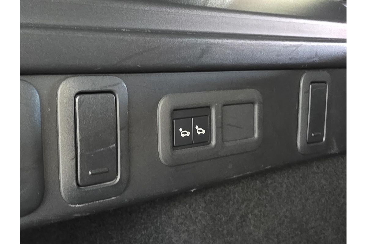 2017 Land Rover Range Rover Velar D240 R-Dynamic SE L560