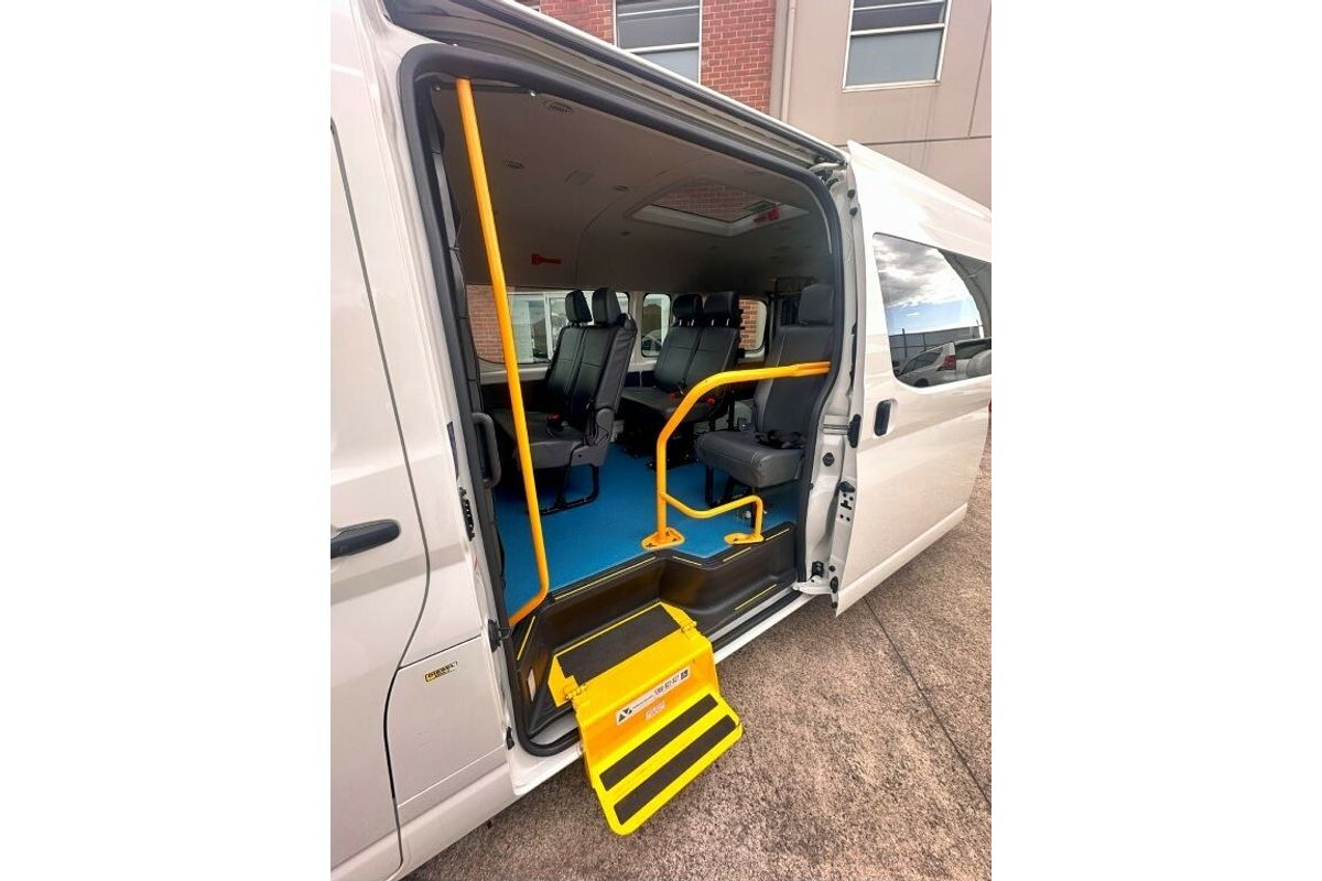2023 Toyota Hiace Commuter GDH322R ELWB