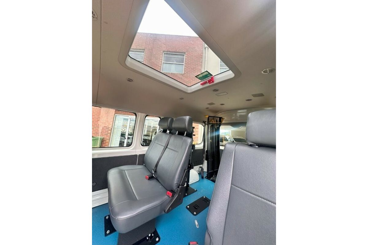 2023 Toyota Hiace Commuter GDH322R ELWB
