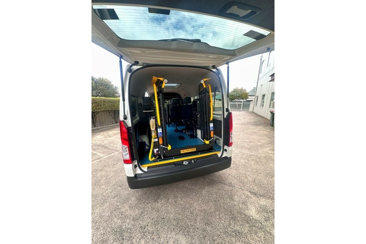 2023 Toyota Hiace Commuter GDH322R ELWB