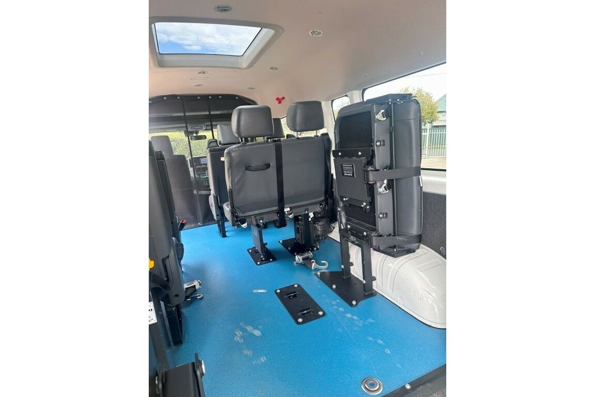 2023 Toyota Hiace Commuter GDH322R ELWB