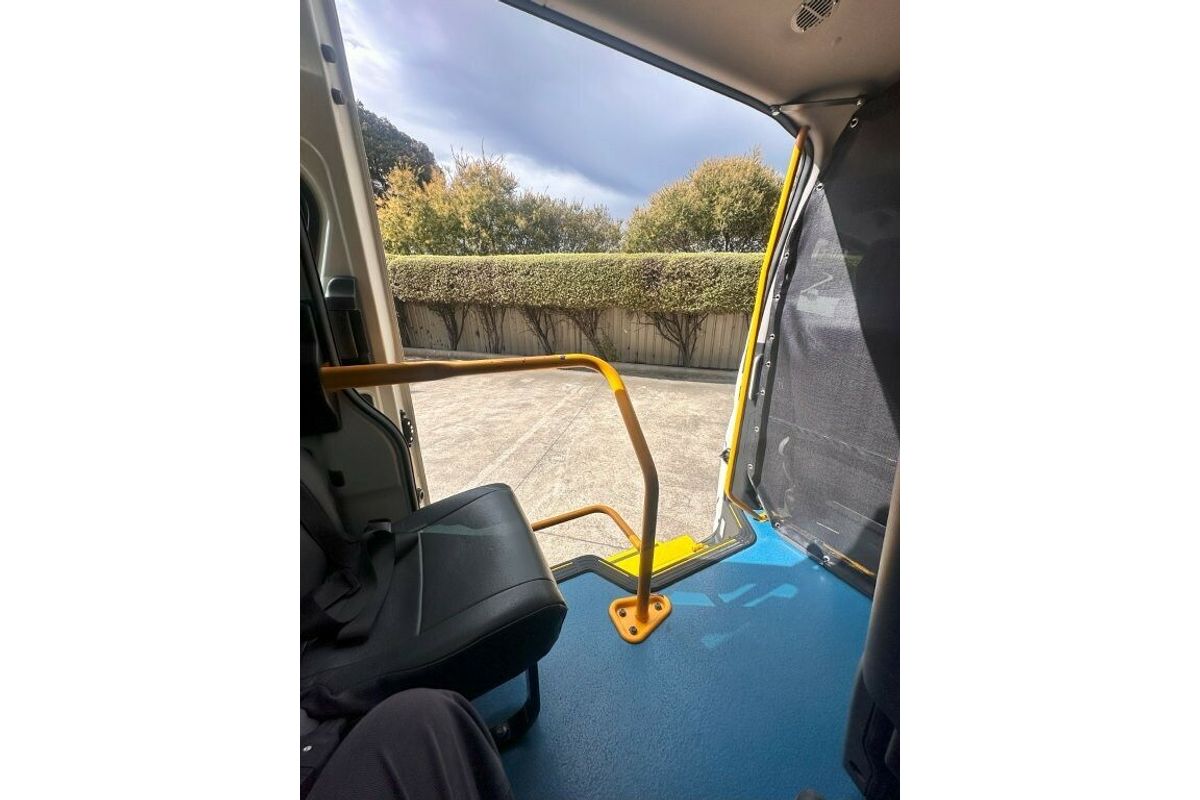 2023 Toyota Hiace Commuter GDH322R ELWB