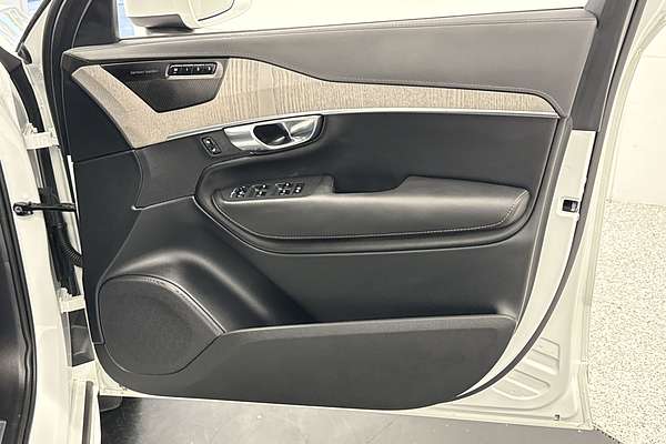 2024 Volvo XC90 Ultimate B6 Bright