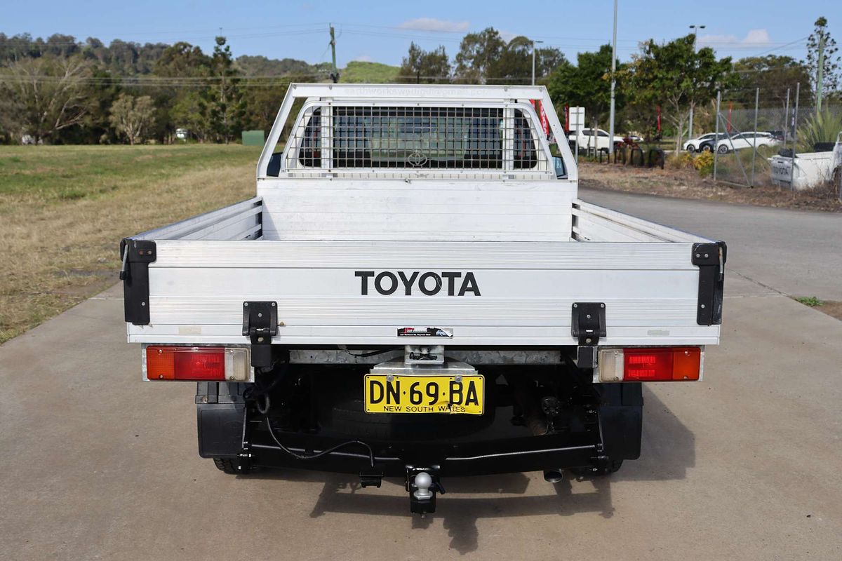 2016 Toyota Hilux WORKMATE GUN122R REAR WHEEL DRIVE