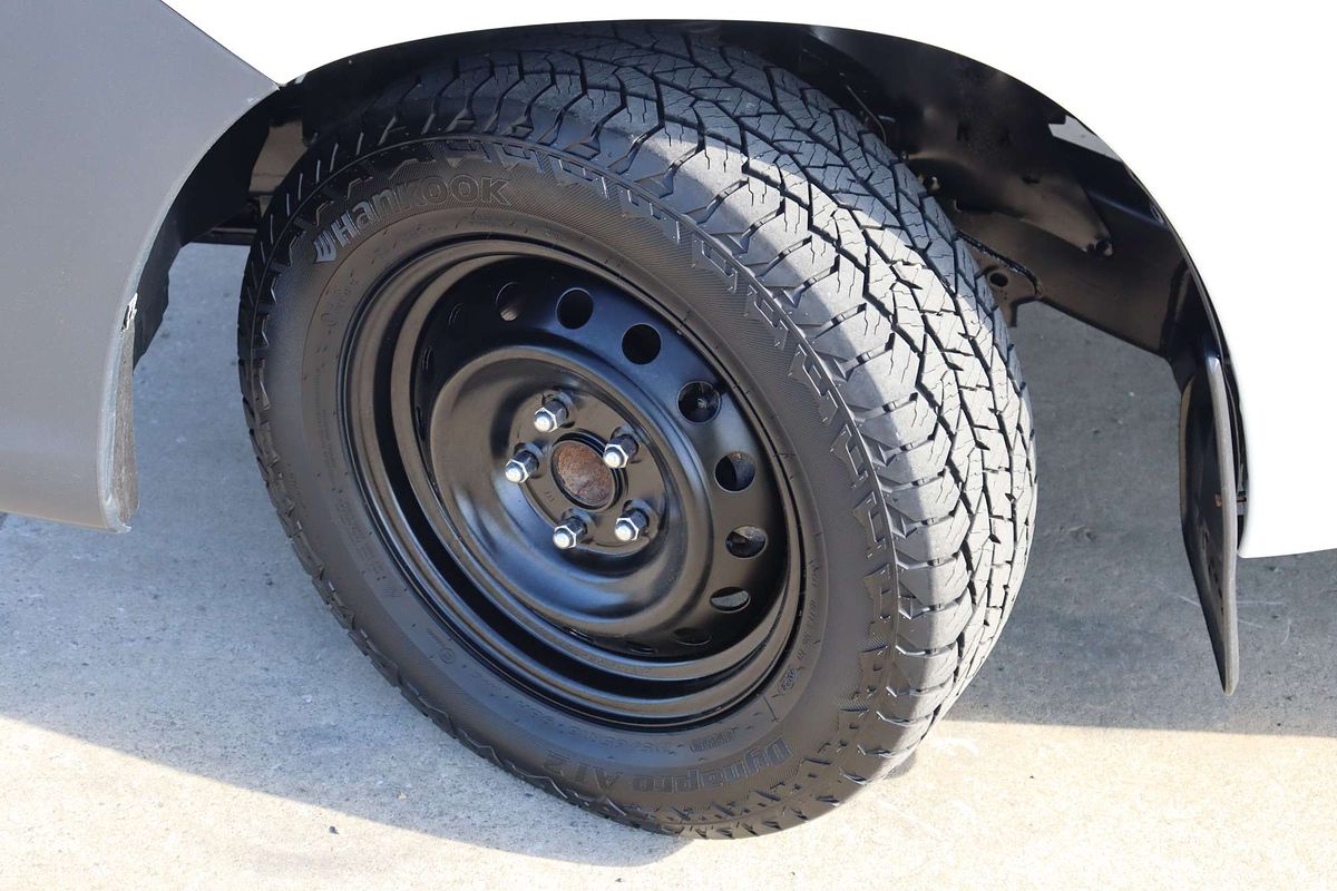 2016 Toyota Hilux WORKMATE GUN122R REAR WHEEL DRIVE