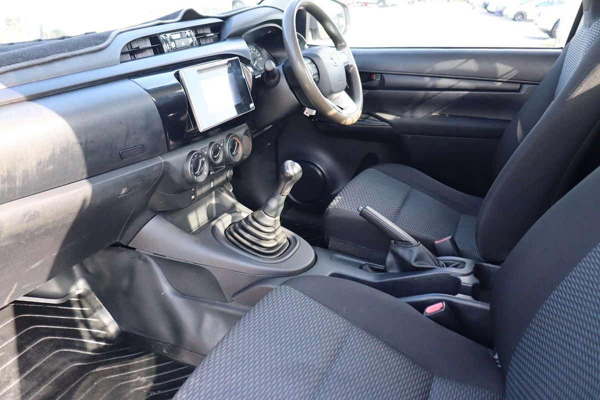 2016 Toyota Hilux WORKMATE GUN122R REAR WHEEL DRIVE