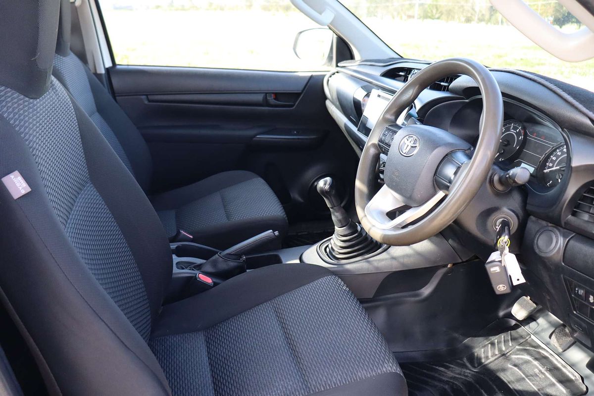 2016 Toyota Hilux WORKMATE GUN122R REAR WHEEL DRIVE