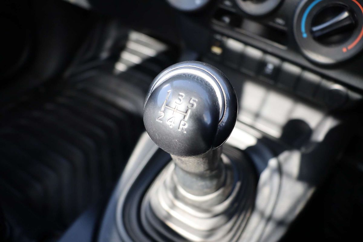 2016 Toyota Hilux WORKMATE GUN122R REAR WHEEL DRIVE