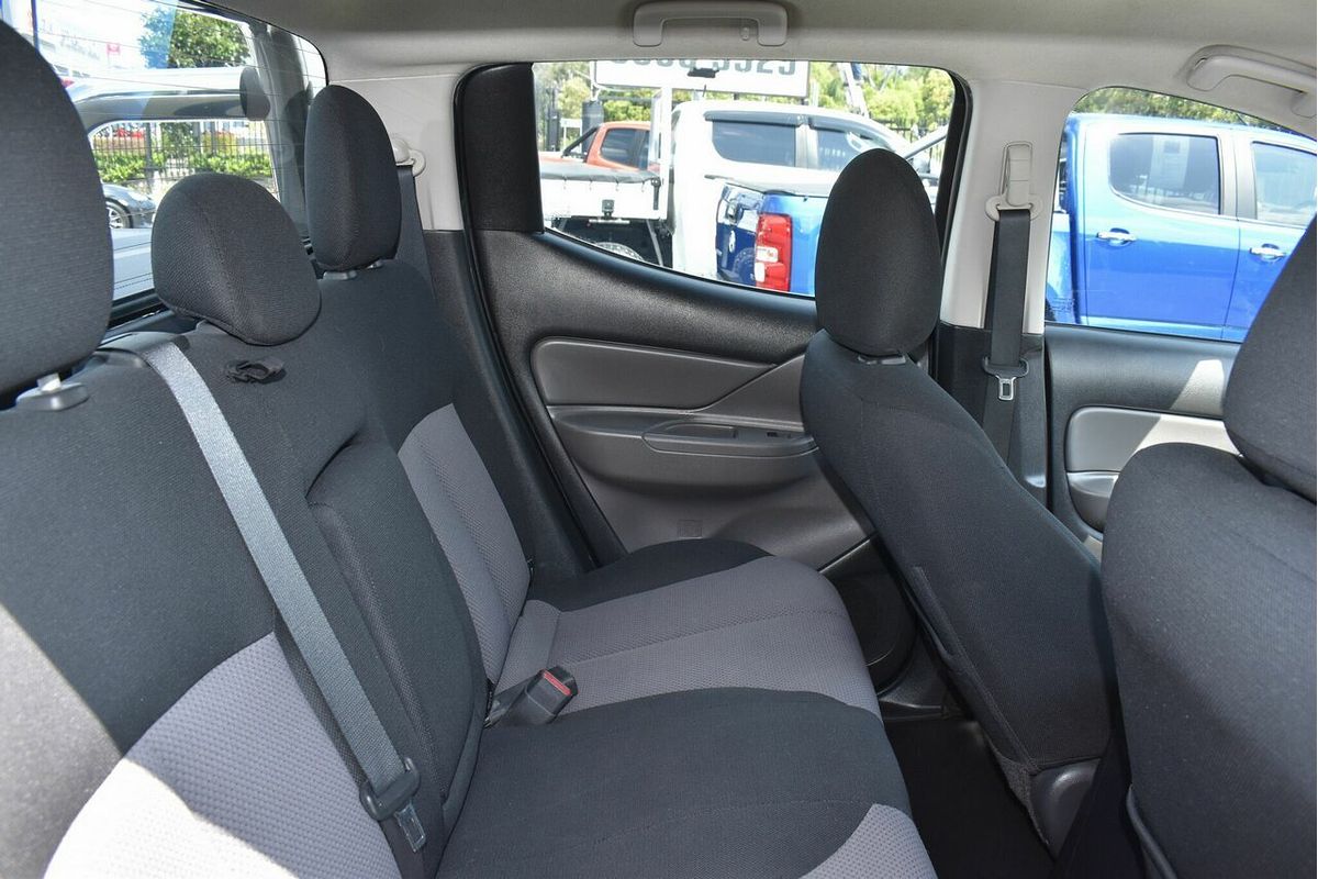 2017 Mitsubishi Triton GLX MQ 4X4