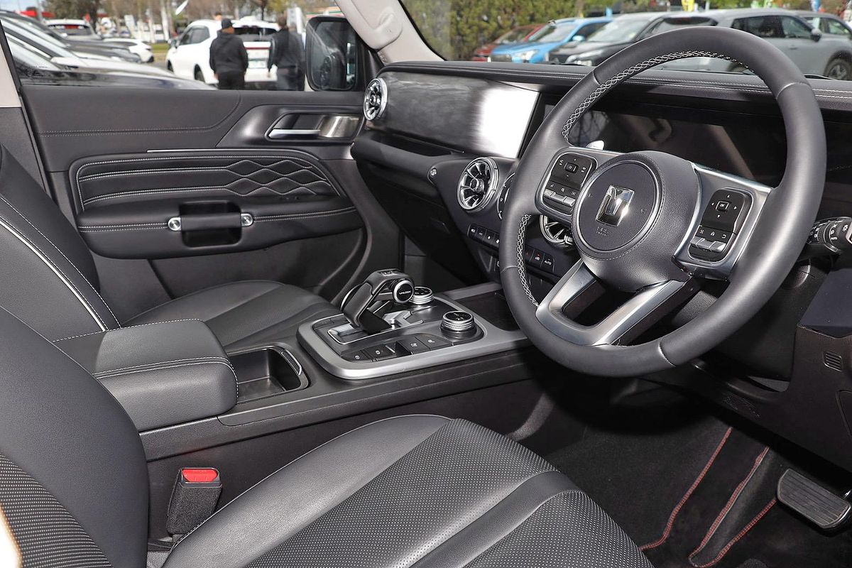 2023 GWM Tank 300 Ultra Hybrid P01