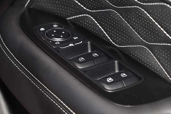 2023 GWM Tank 300 Ultra Hybrid P01