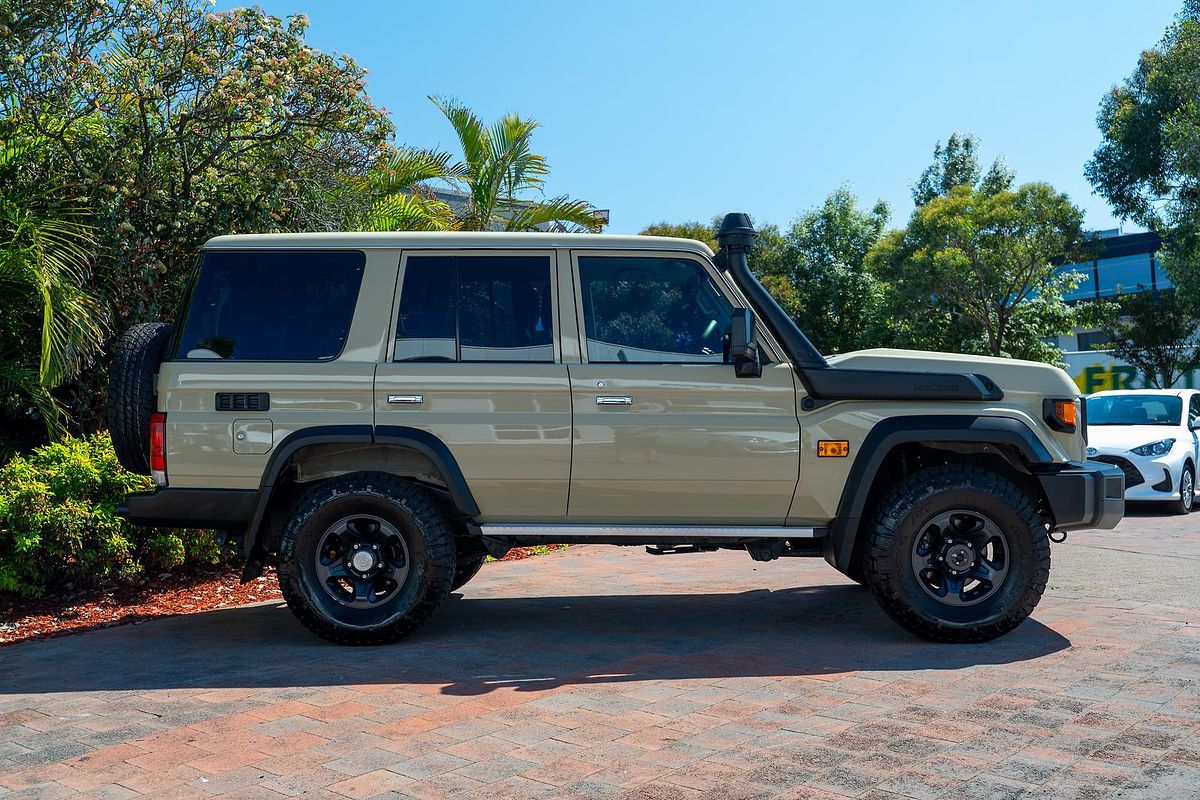 2024 Toyota Landcruiser GXL GDJL76R