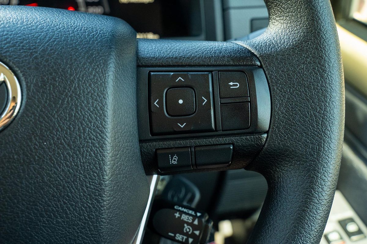 2024 Toyota Landcruiser GXL GDJL76R