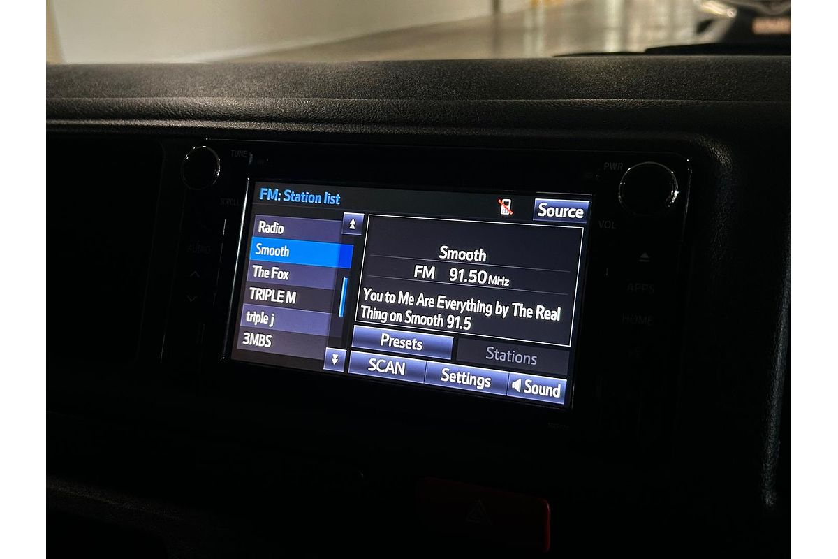 2017 Toyota Hiace Commuter KDH223R ELWB High Roof