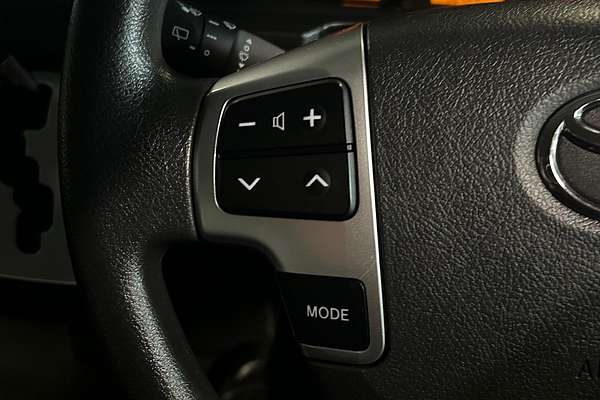 2017 Toyota Hiace Commuter KDH223R ELWB High Roof