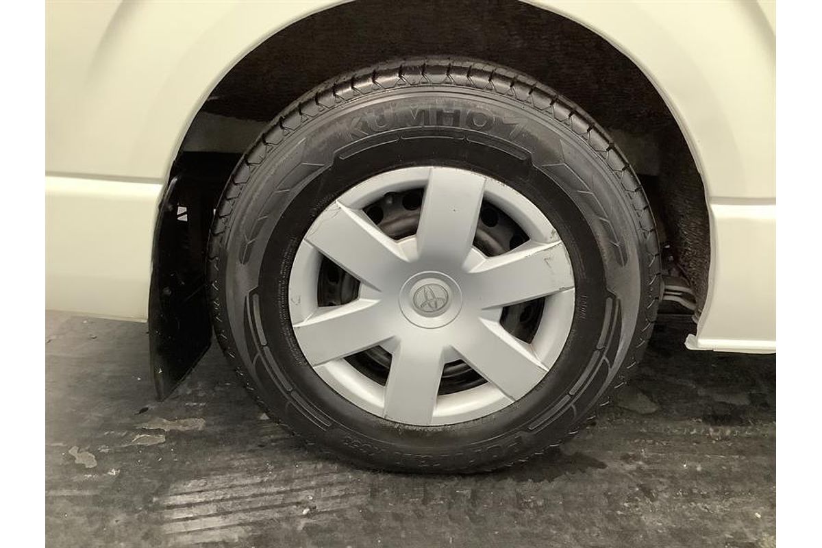 2015 Toyota Hiace Commuter TRH223R ELWB High Roof