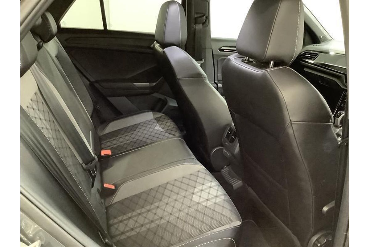 2023 Volkswagen T-Roc 140TSI R-Line D11