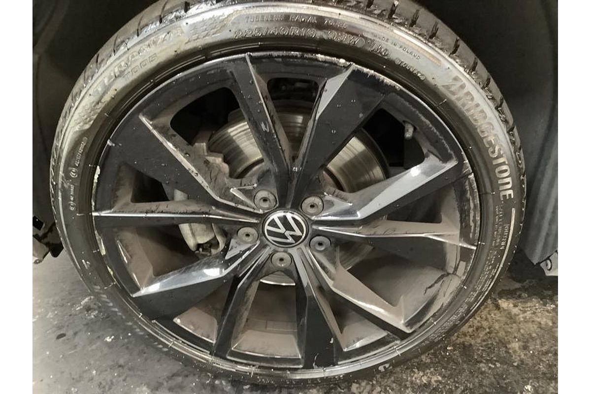 2023 Volkswagen T-Roc 140TSI R-Line D11