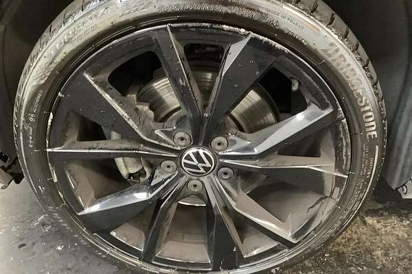 2023 Volkswagen T-Roc 140TSI R-Line D11