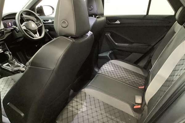2023 Volkswagen T-Roc 140TSI R-Line D11