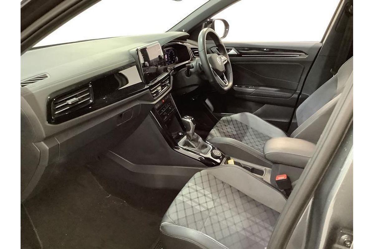 2023 Volkswagen T-Roc 140TSI R-Line D11