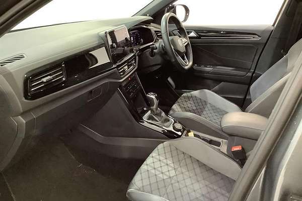2023 Volkswagen T-Roc 140TSI R-Line D11