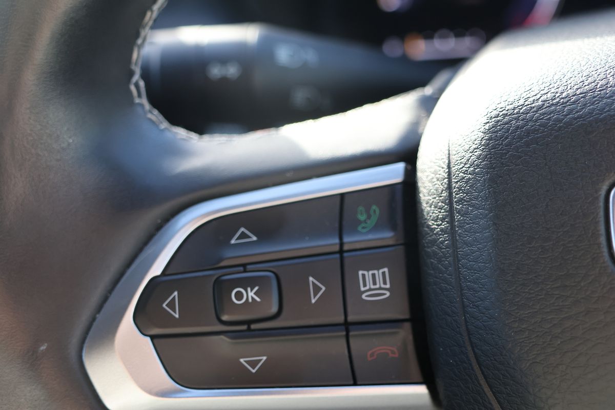 2023 Jeep Compass S-Limited M6