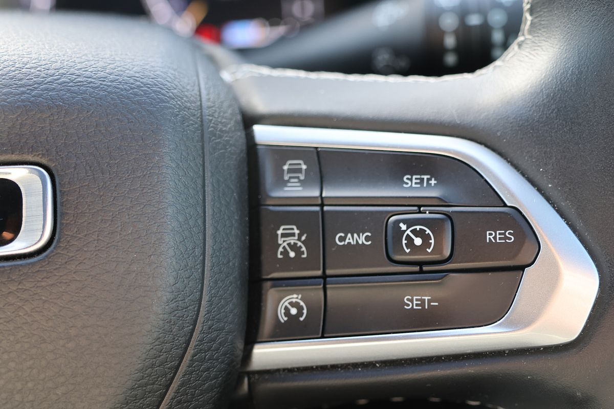 2023 Jeep Compass S-Limited M6