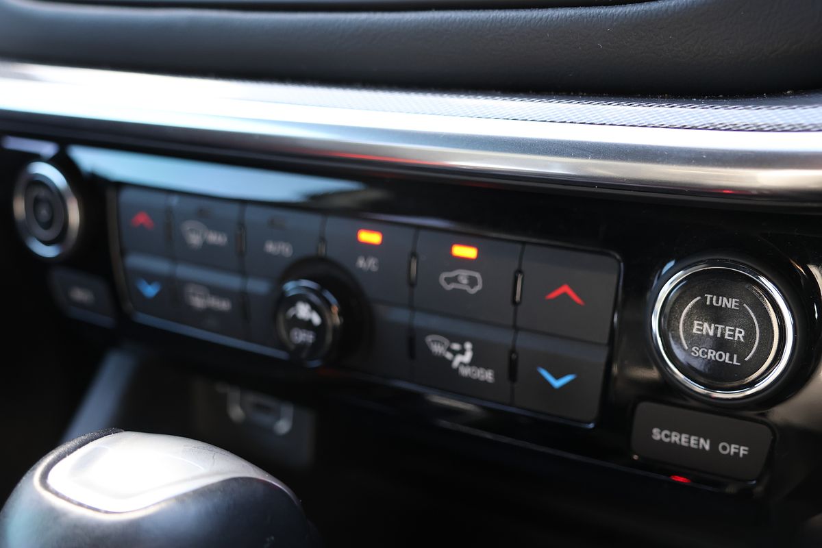 2023 Jeep Compass S-Limited M6
