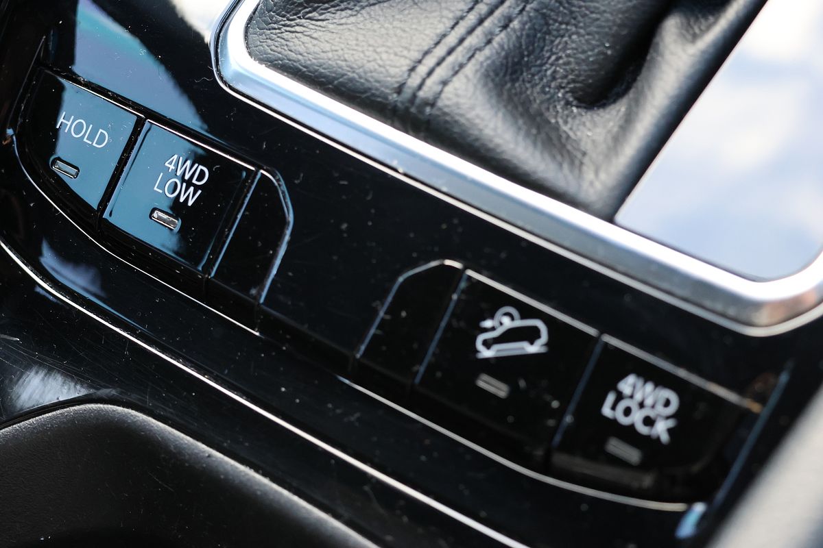 2023 Jeep Compass S-Limited M6