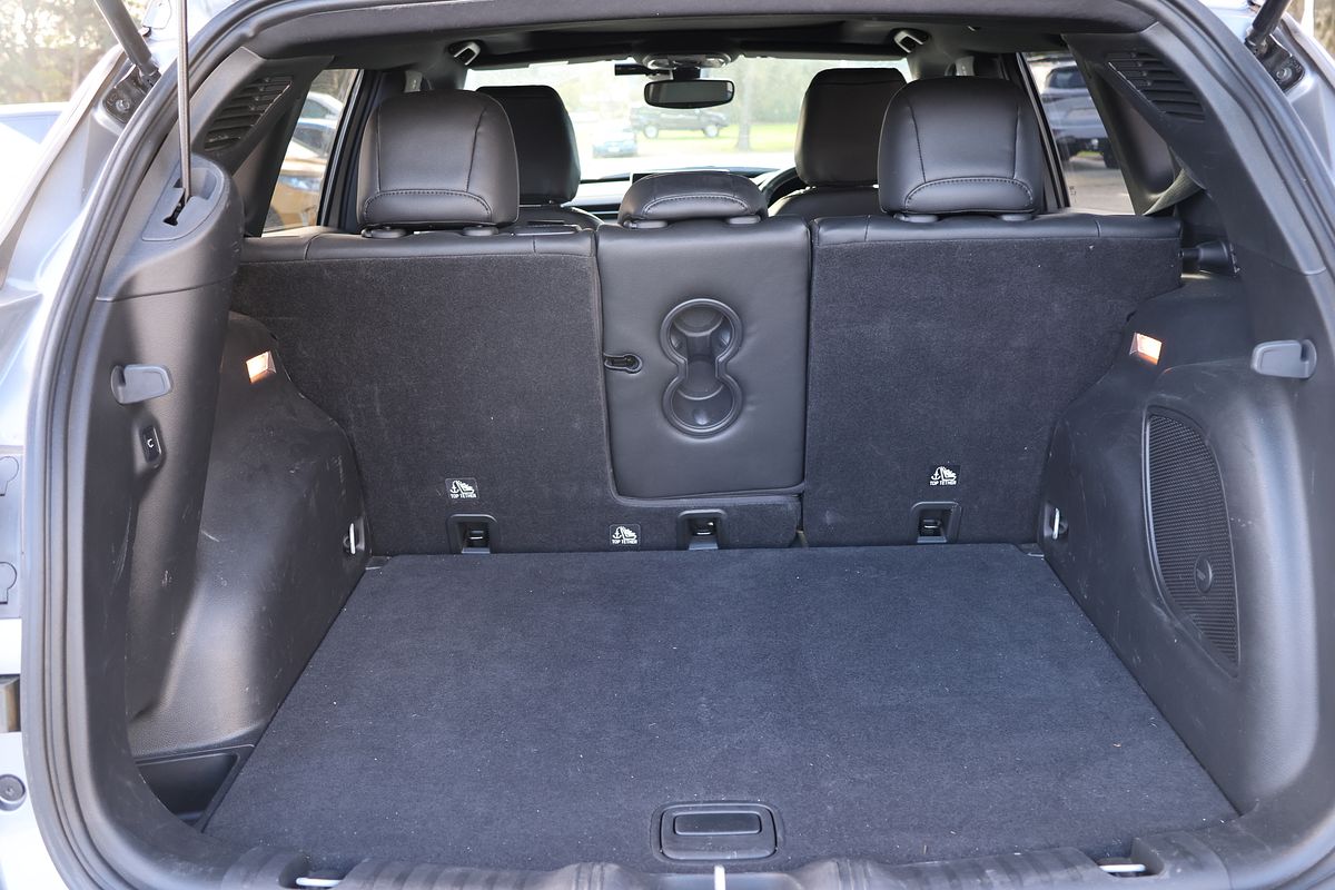 2023 Jeep Compass S-Limited M6