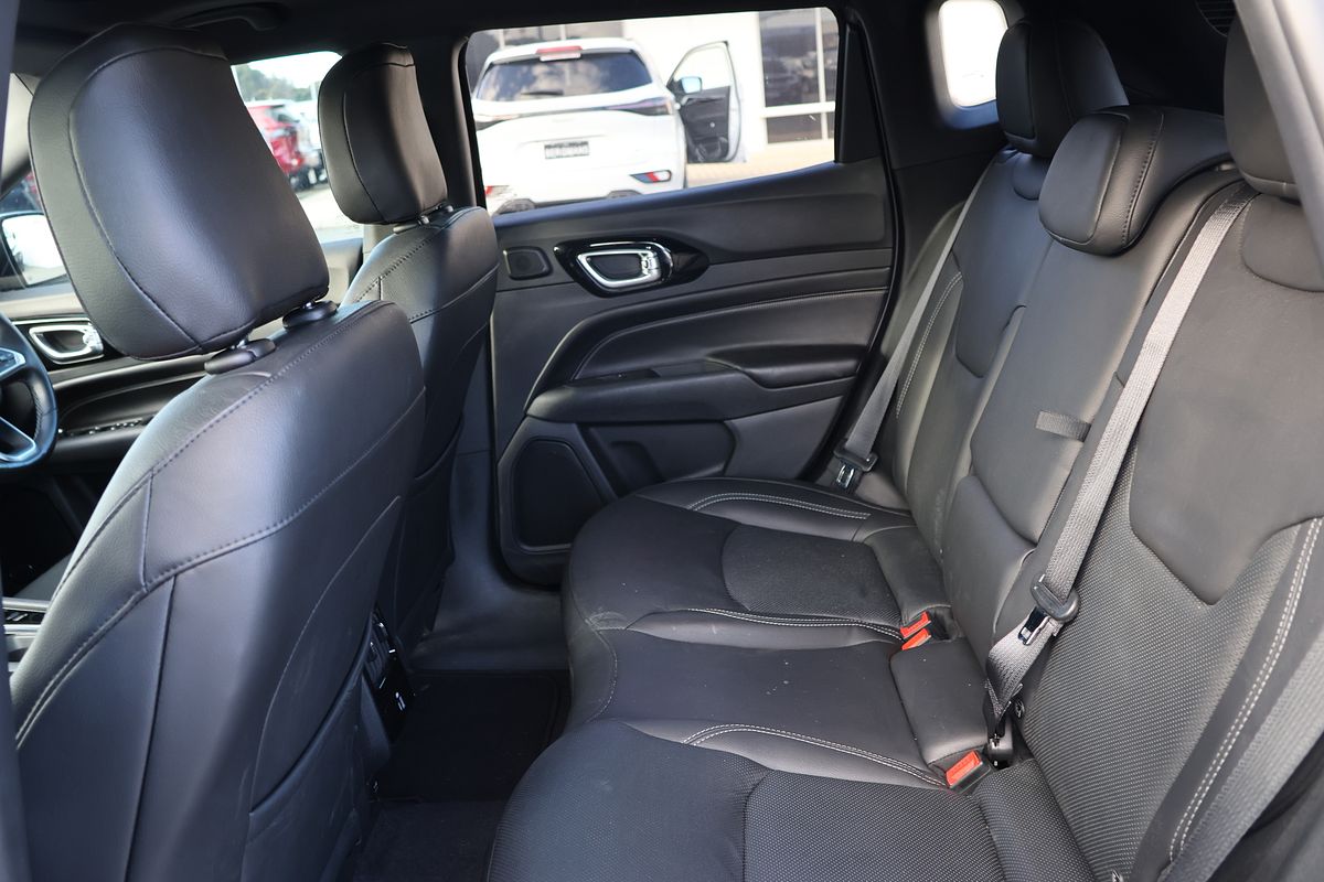 2023 Jeep Compass S-Limited M6
