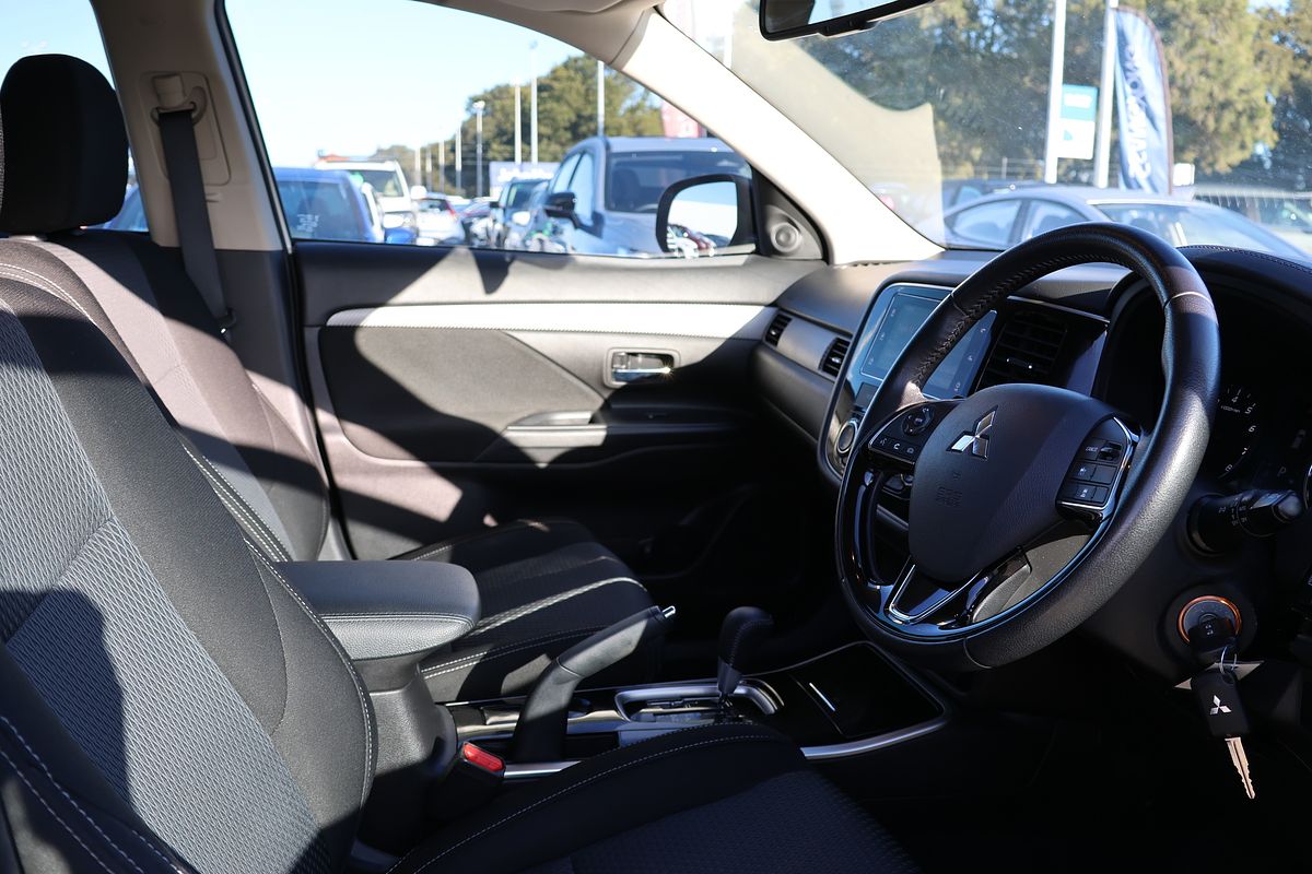 2018 Mitsubishi Outlander ES ADAS ZL
