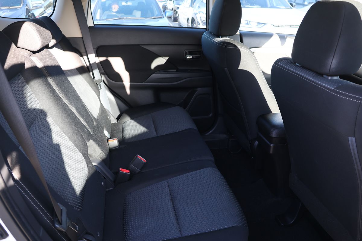 2018 Mitsubishi Outlander ES ADAS ZL