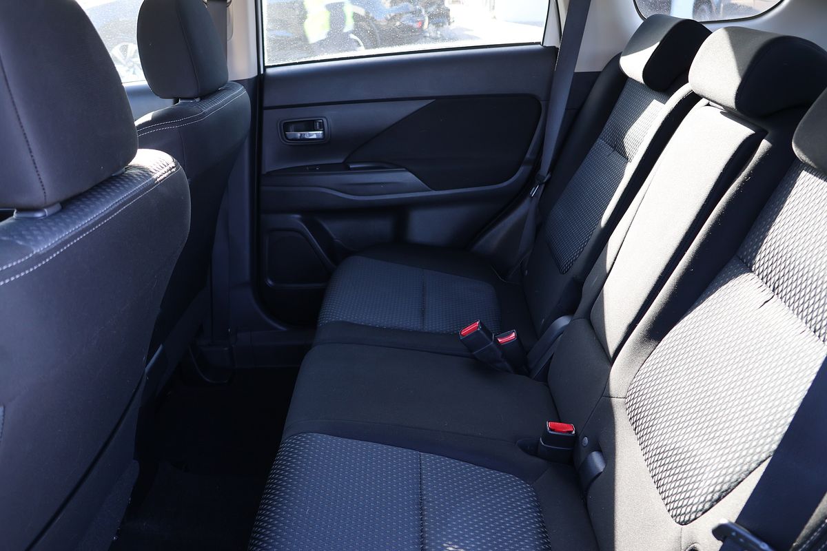2018 Mitsubishi Outlander ES ADAS ZL