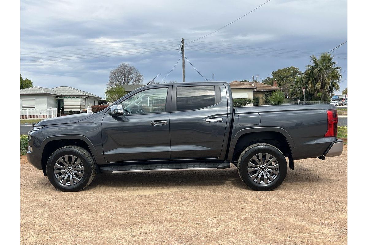 2025 Mitsubishi Triton GLS MV 4X4
