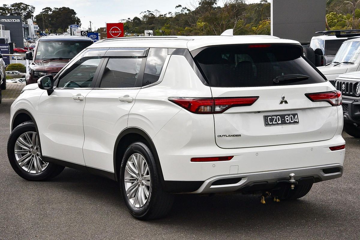 2024 Mitsubishi Outlander LS ZM