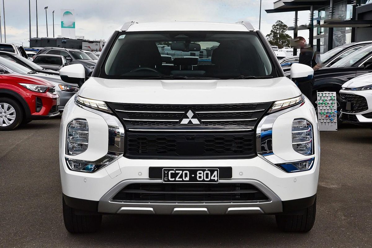 2024 Mitsubishi Outlander LS ZM