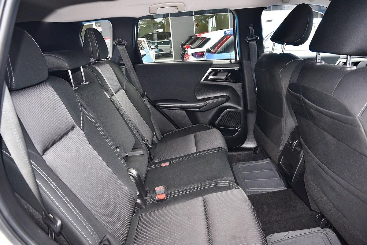 2024 Mitsubishi Outlander LS ZM