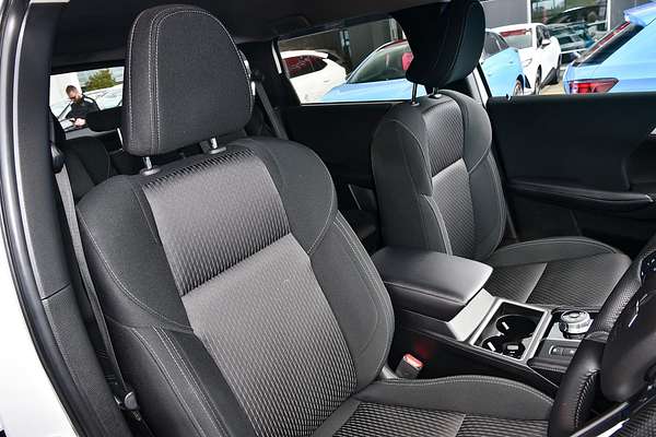 2024 Mitsubishi Outlander LS ZM