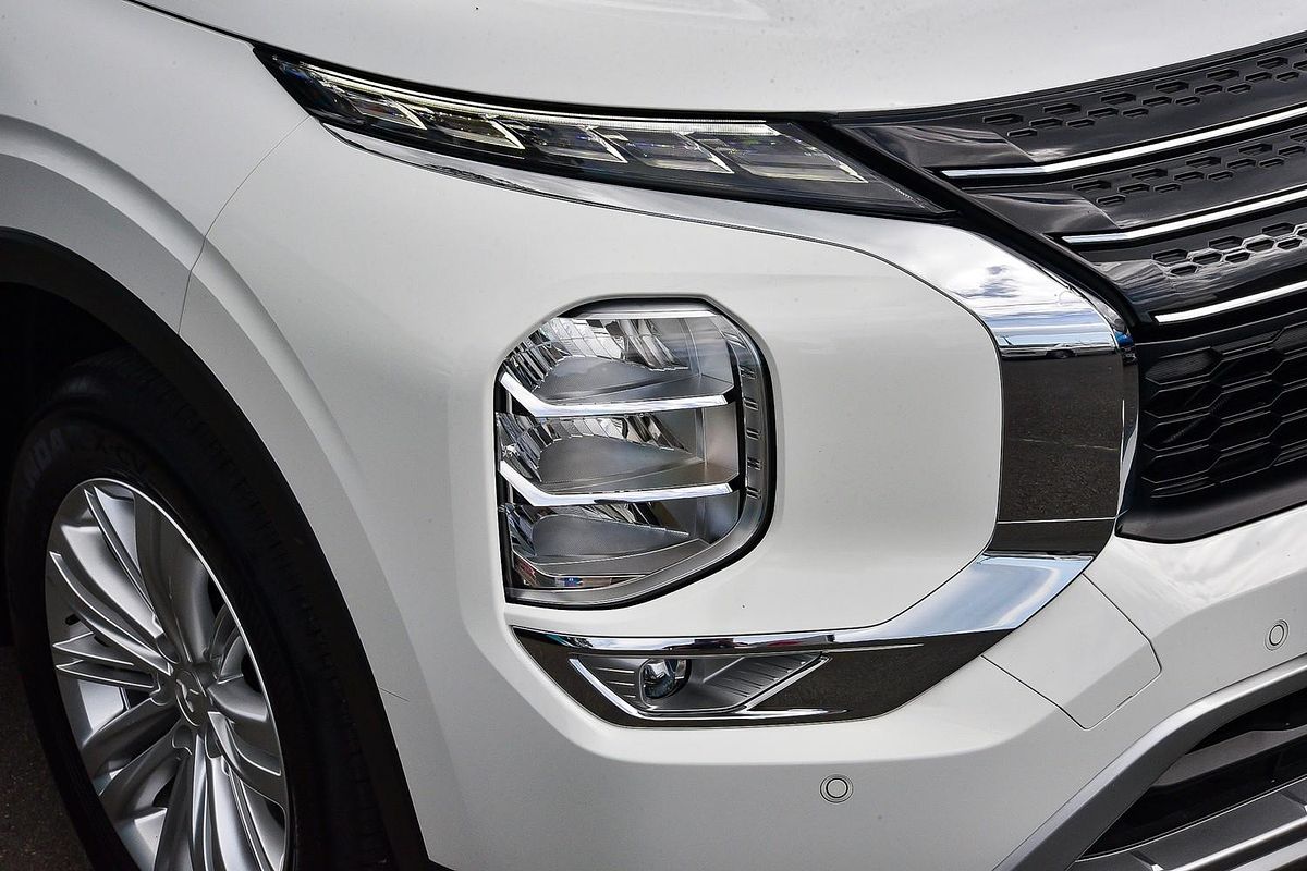 2024 Mitsubishi Outlander LS ZM
