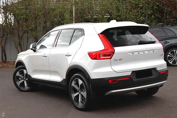 2025 Volvo XC40 Ultra B4 Bright