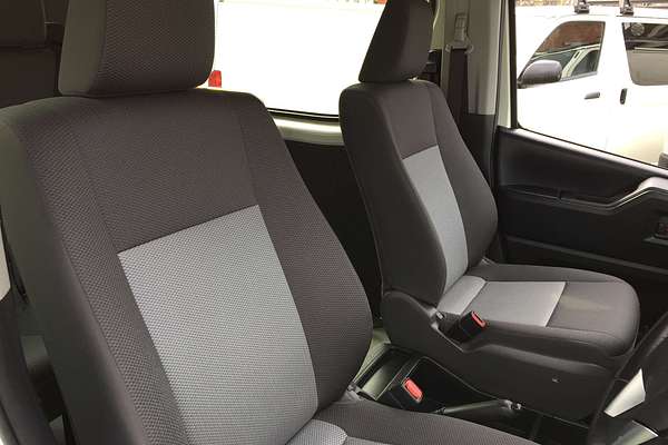 2021 Toyota Hiace SLWB COMMUTER (12 SEATS) GDH322R