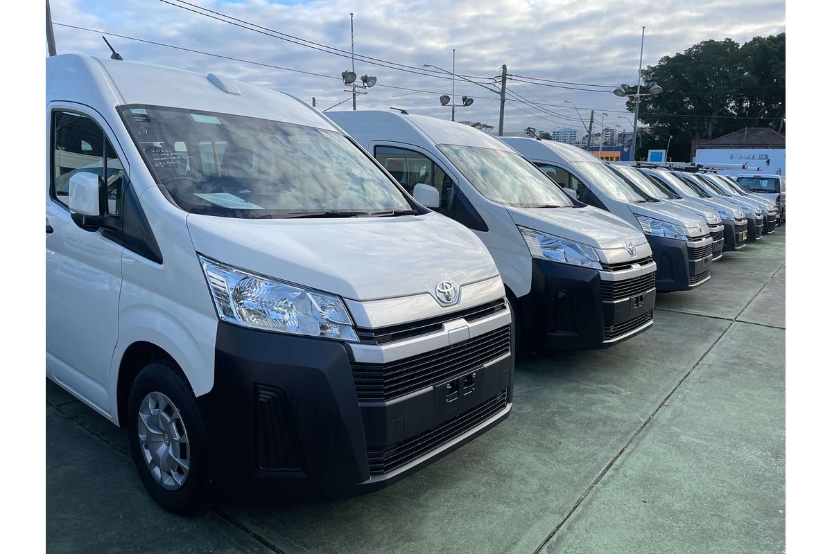 2021 Toyota Hiace SLWB COMMUTER (12 SEATS) GDH322R