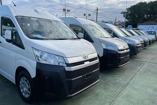 2021 Toyota Hiace SLWB COMMUTER (12 SEATS) GDH322R