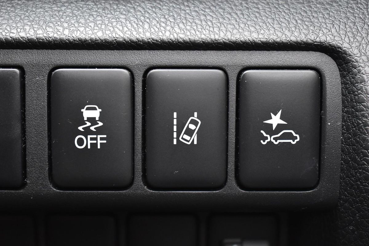 2020 Mitsubishi Eclipse Cross LS YB