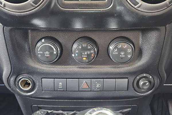 2013 Jeep Wrangler Unlimited Sport JK